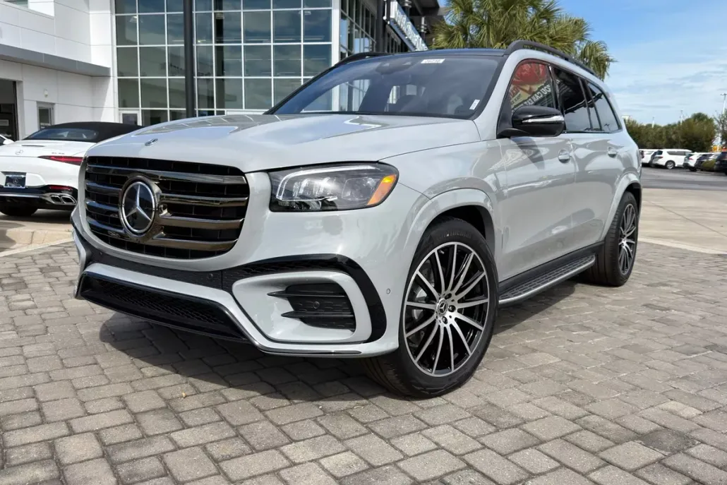 2026 Mercedes Benz GLS 580 4MATIC photo 1
