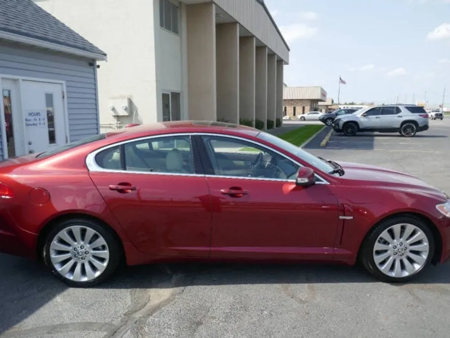 2009 Jaguar XF Premium Luxury photo 1