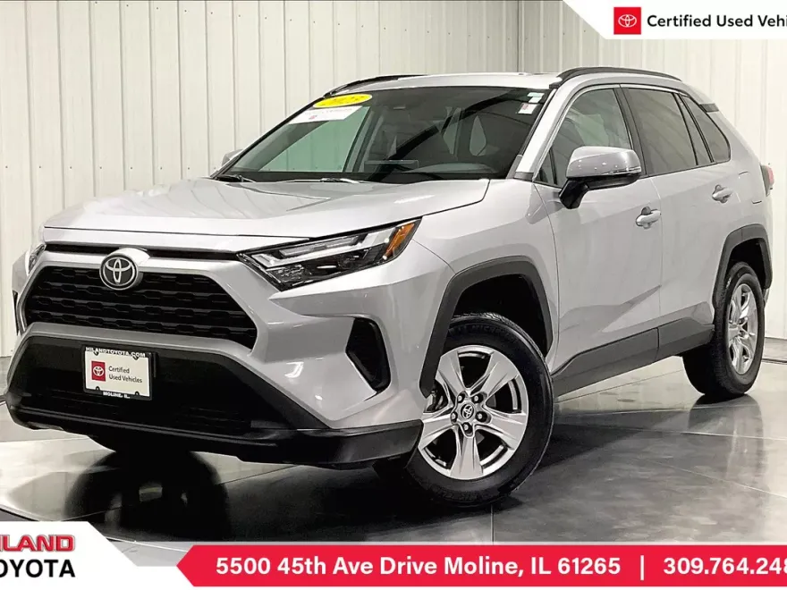 2023 Toyota RAV4 XLE photo 1