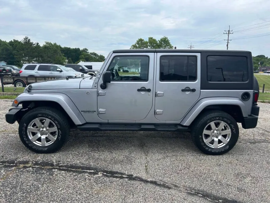 2014 Jeep Wrangler Unlimited Sahara photo 1
