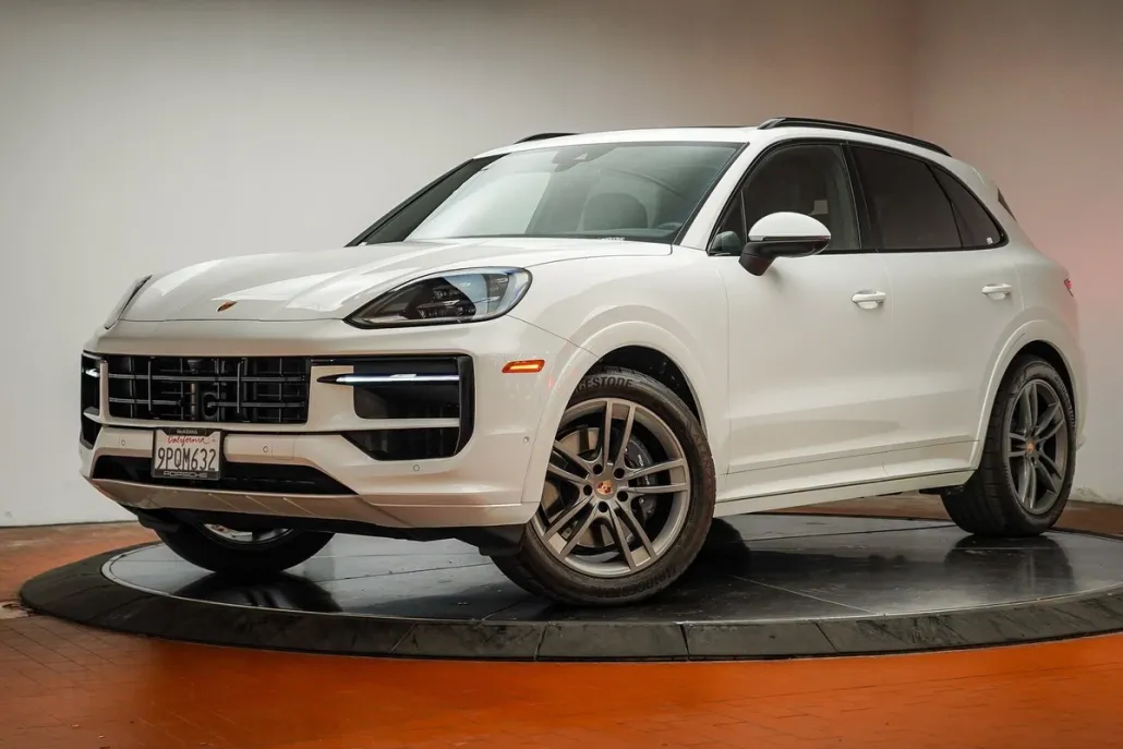 2025 Porsche Cayenne photo 1