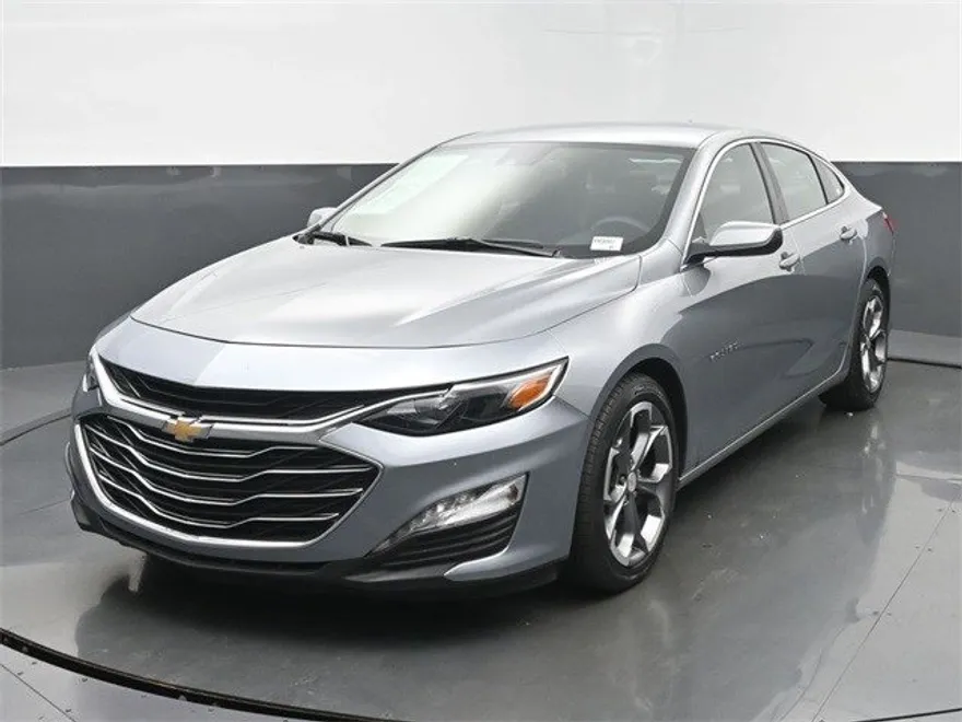 2024 Chevrolet Malibu 1LT photo 1