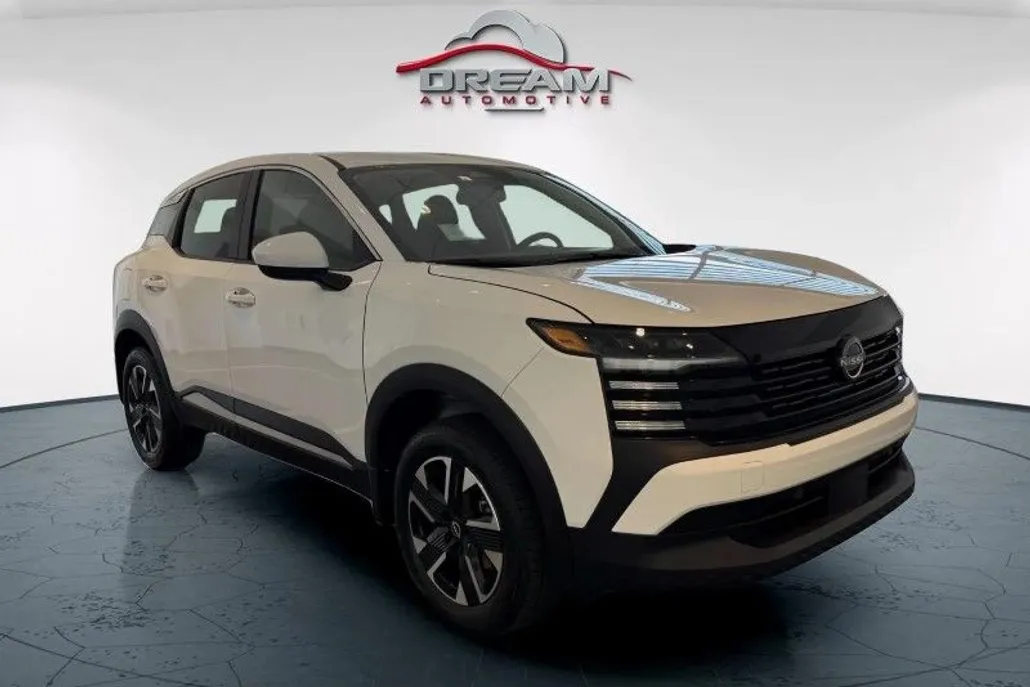 2025 Nissan Kicks SV photo 1