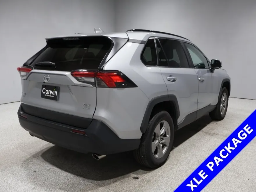 2024 Toyota RAV4 XLE photo 1