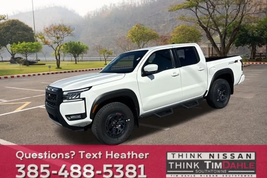 2025 Nissan Frontier PRO-4X photo 1