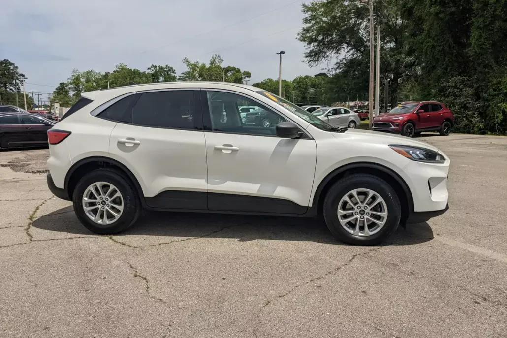 2022 Ford Escape SE photo 1