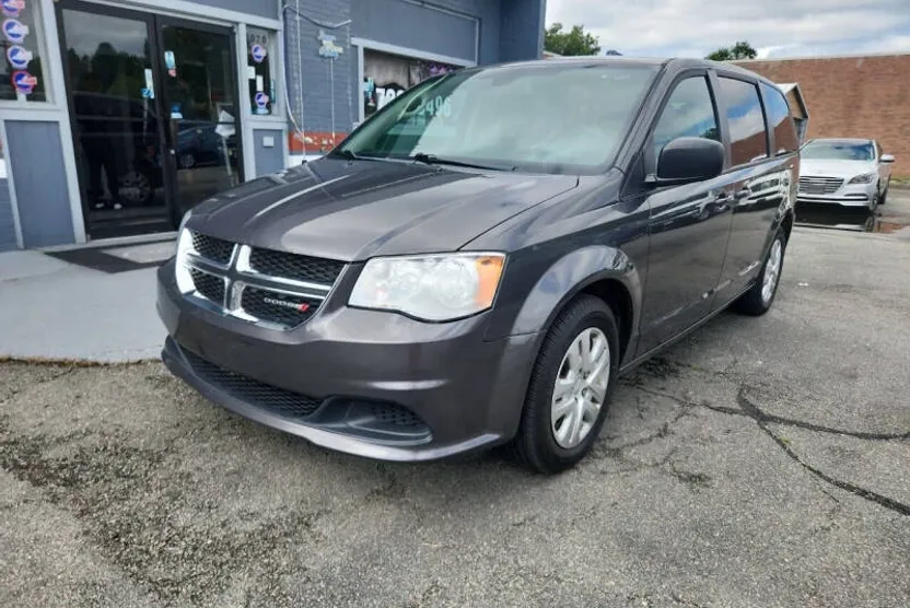 2018 Dodge Grand Caravan SE photo 1