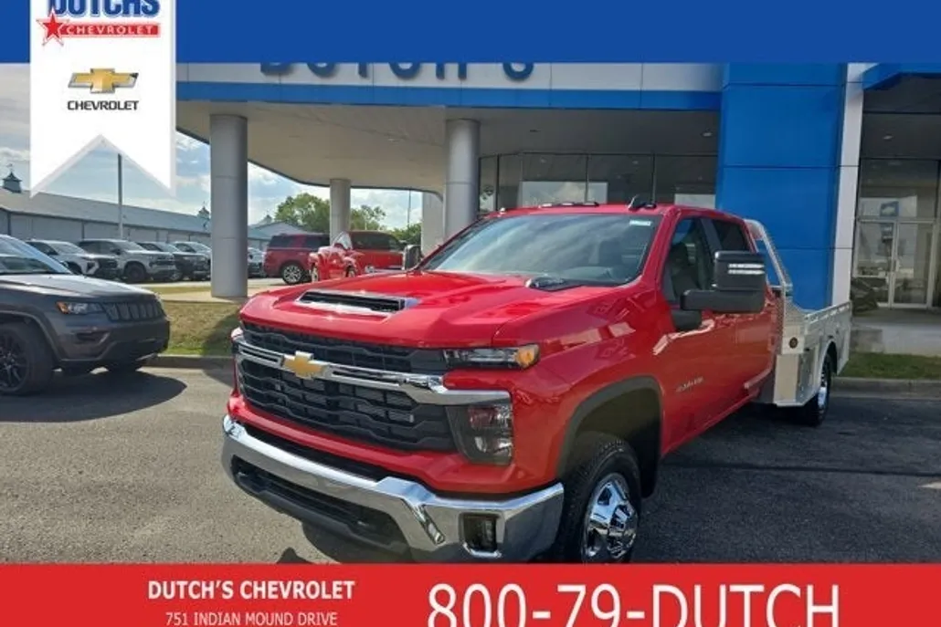 2026 Chevrolet Silverado 3500HD LT photo 1