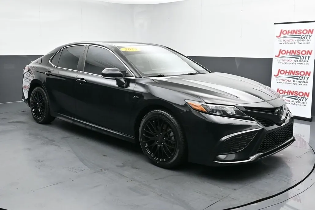 2023 Toyota Camry SE photo 1