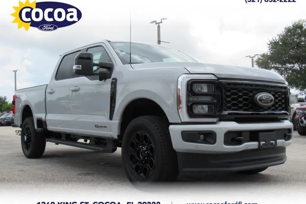 2025 Ford F-250 Lariat photo 1