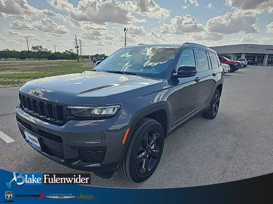 2025 Jeep Grand Cherokee Altitude photo 1
