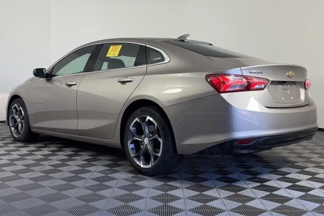 2022 Chevrolet Malibu 1LT photo 1