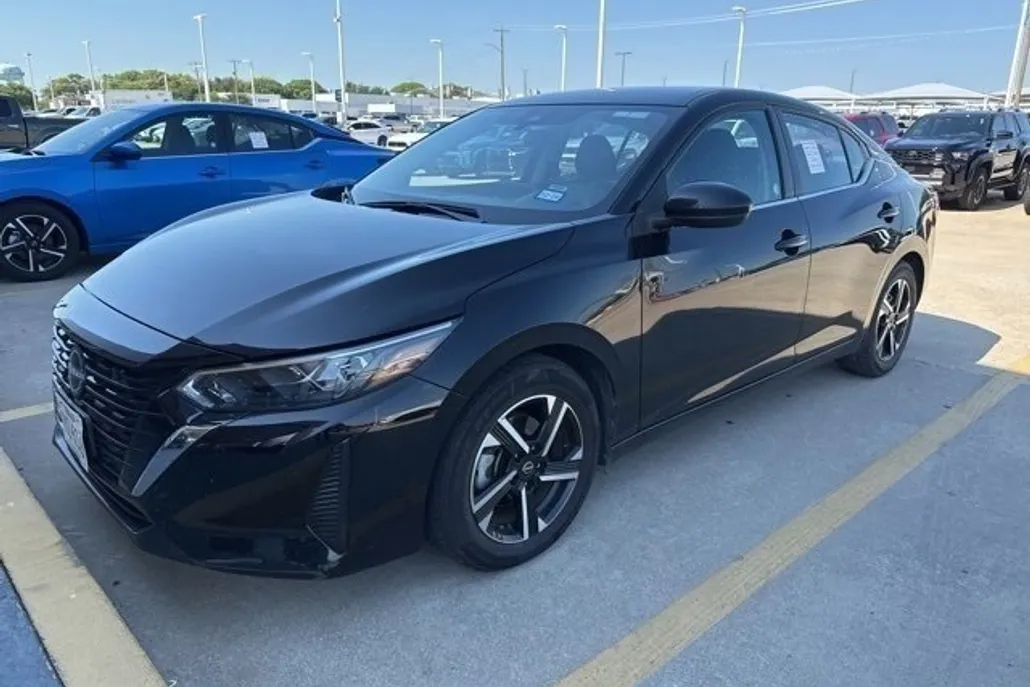 2024 Nissan Sentra SV photo 1