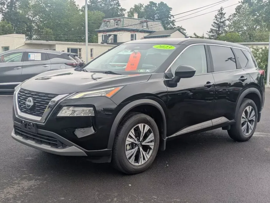 2023 Nissan Rogue SV photo 1