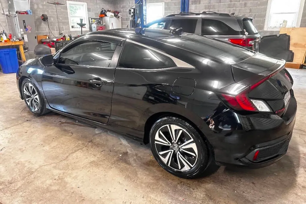 2017 Honda Civic EX-T photo 1