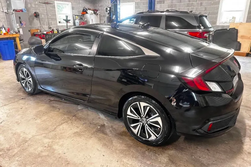 2017 Honda Civic EX-T photo 1