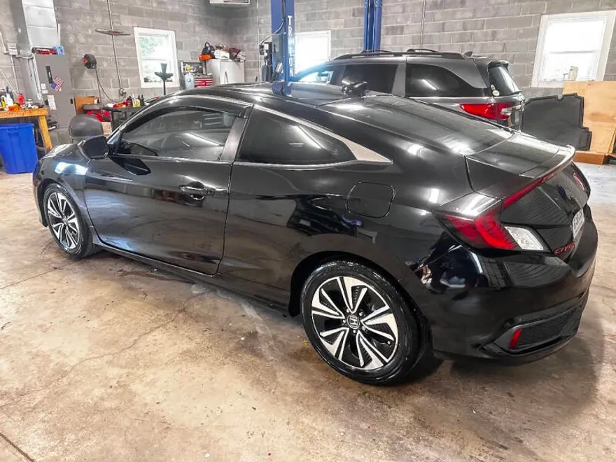 2017 Honda Civic EX-T photo 1