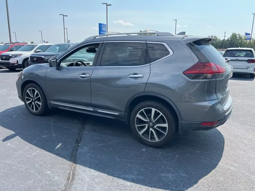 2019 Nissan Rogue SL photo 1