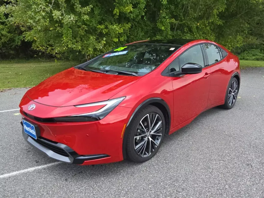 2025 Toyota Prius XLE photo 1