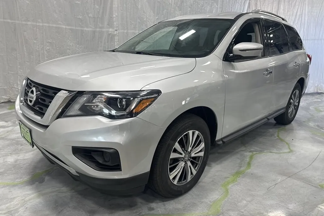 2020 Nissan Pathfinder S photo 1
