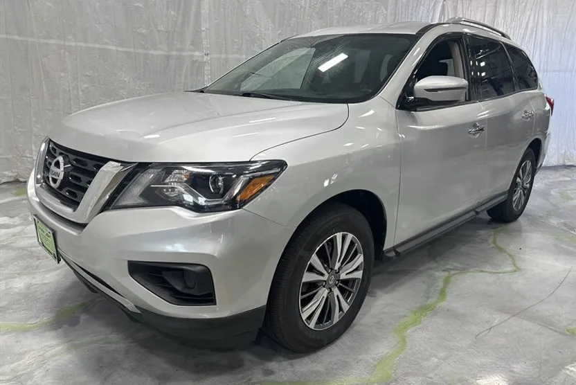 2020 Nissan Pathfinder S photo 1