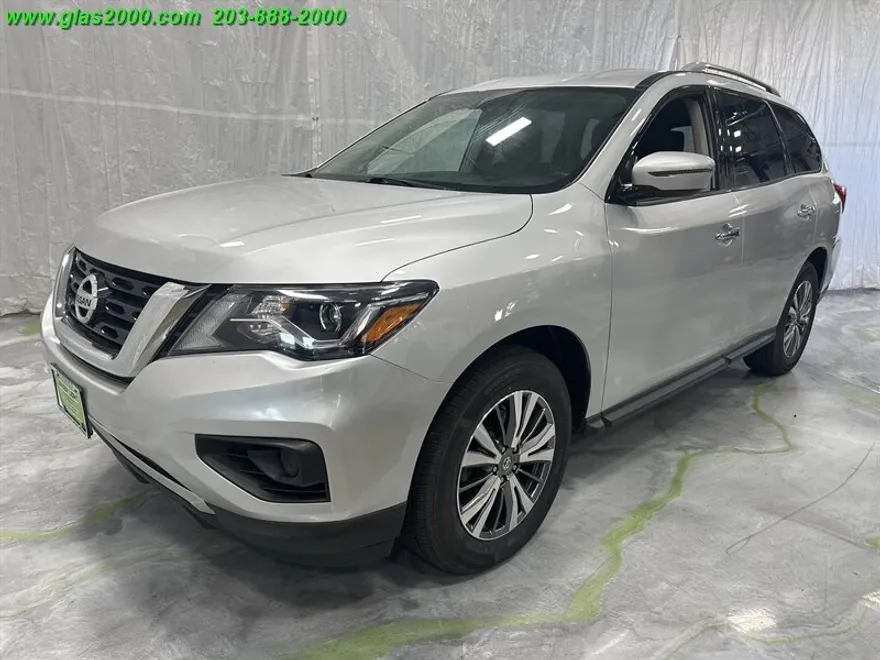 2020 Nissan Pathfinder S photo 1