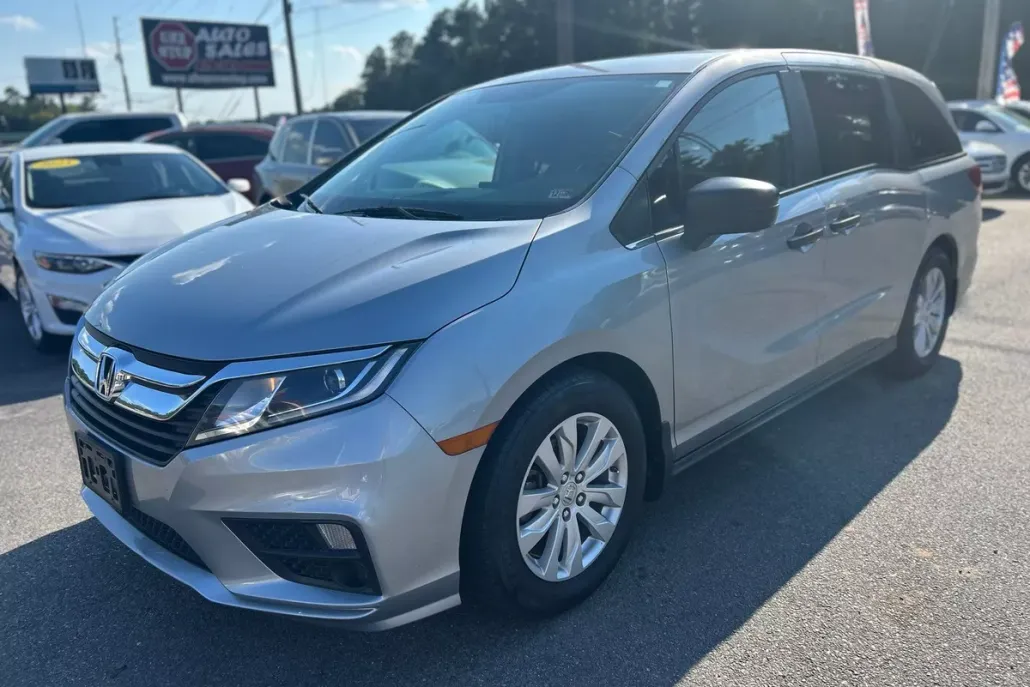 2019 Honda Odyssey LX photo 1