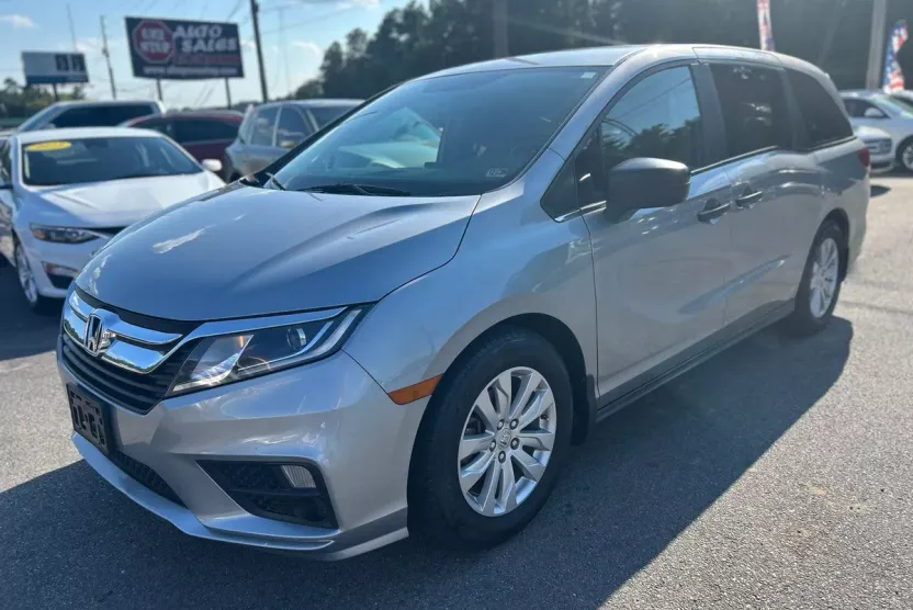 2019 Honda Odyssey LX photo 1