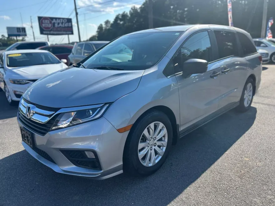 2019 Honda Odyssey LX photo 1
