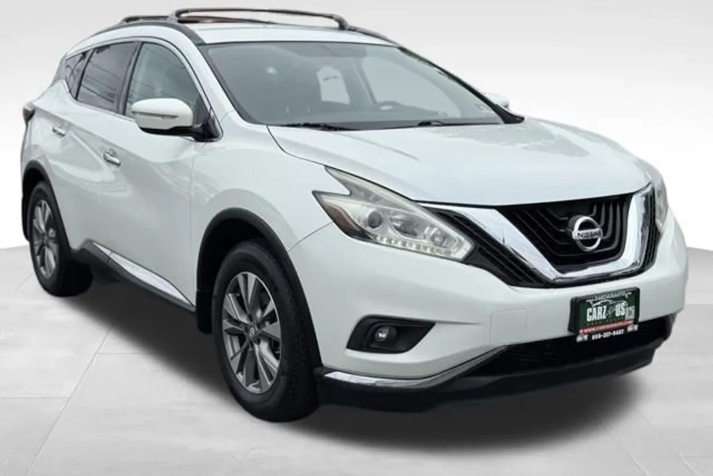 2015 Nissan Murano SV photo 1