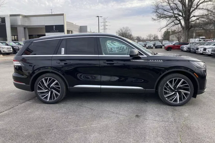 2025 Lincoln Aviator Reserve photo 1