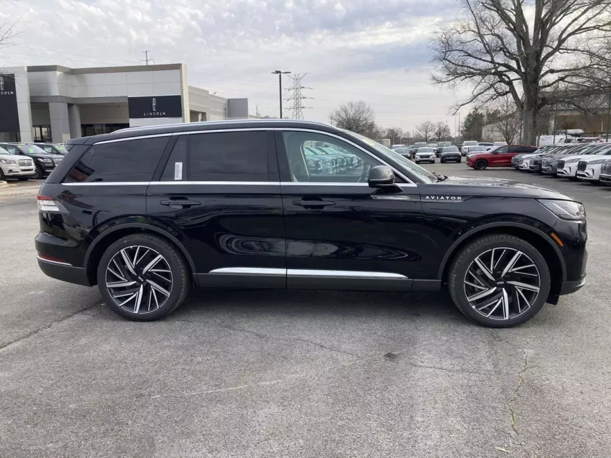 2025 Lincoln Aviator Reserve photo 1