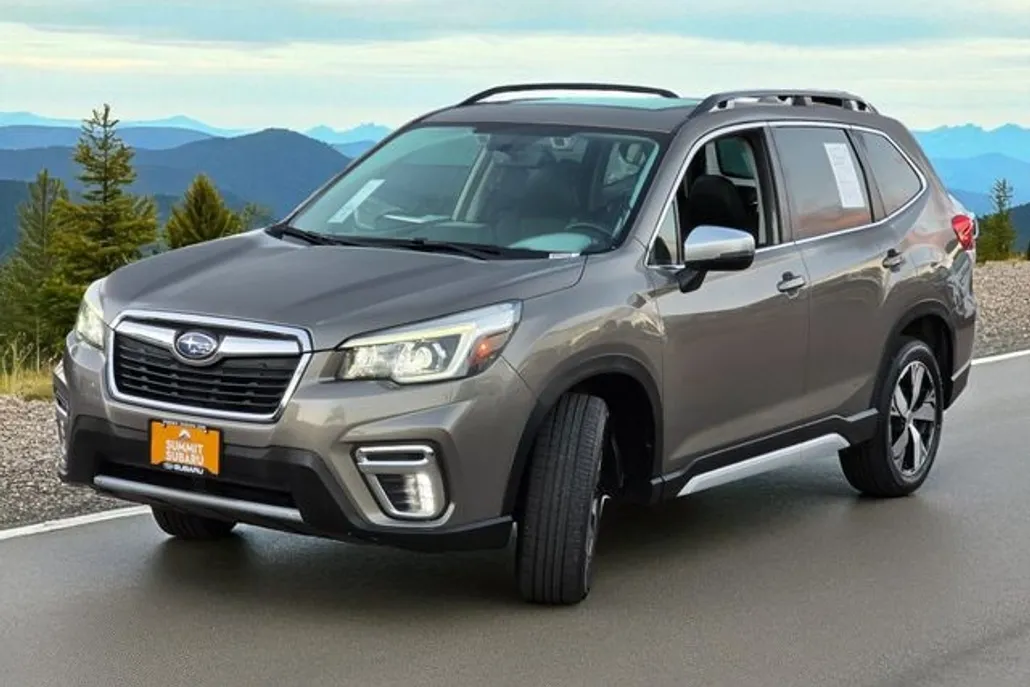 2020 Subaru Forester Touring photo 1