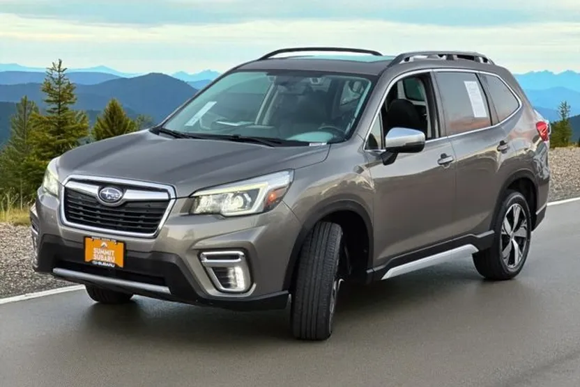 2020 Subaru Forester Touring photo 1