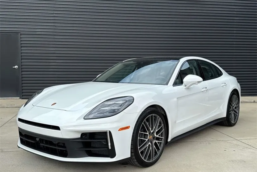 2025 Porsche Panamera Base photo 1