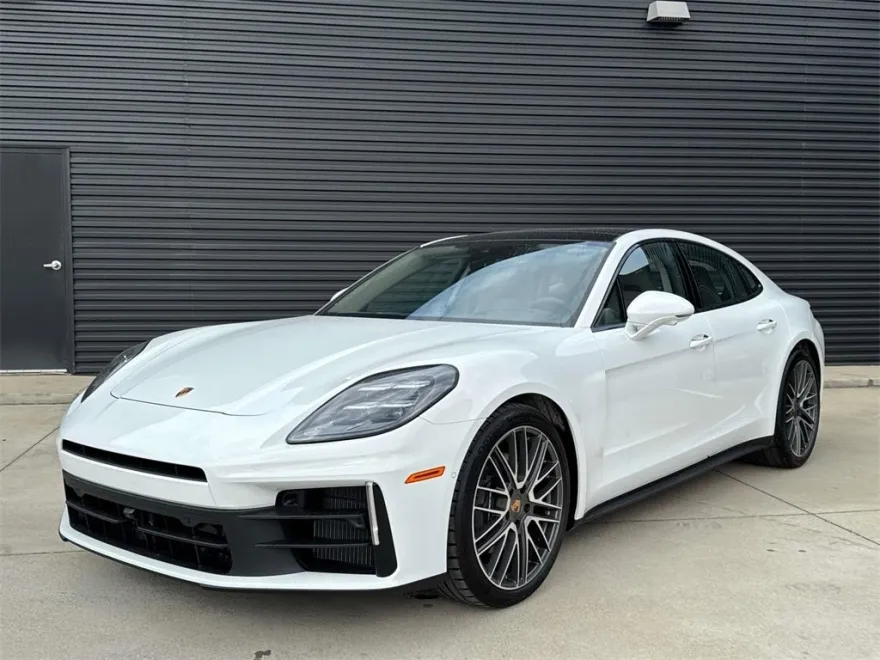 2025 Porsche Panamera Base photo 1