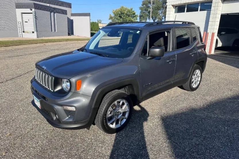 2022 Jeep Renegade Latitude photo 1