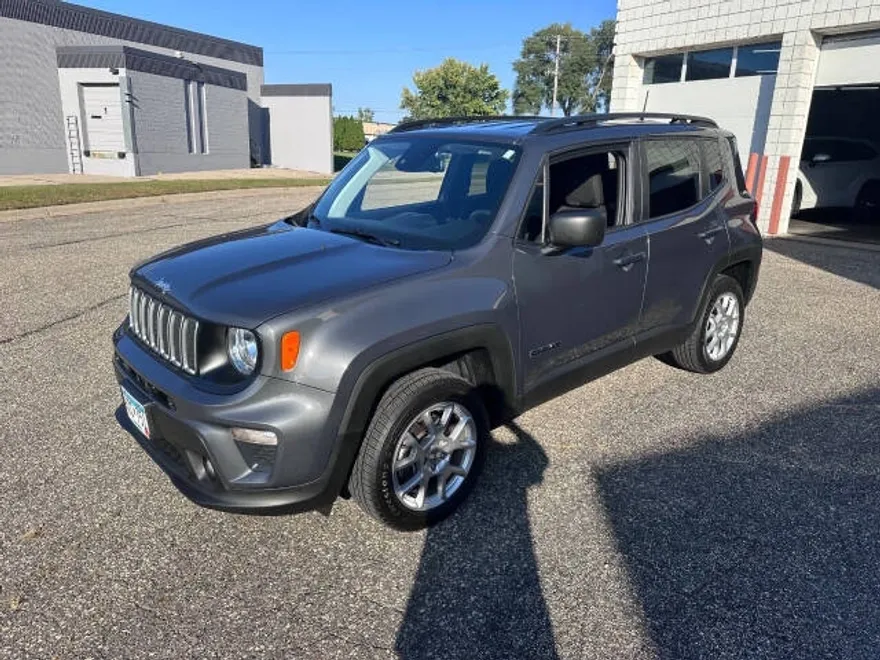 2022 Jeep Renegade Latitude photo 1