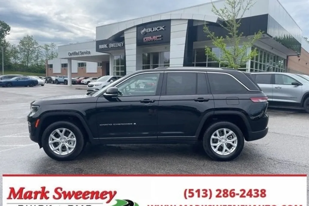 2023 Jeep Grand Cherokee Limited photo 1