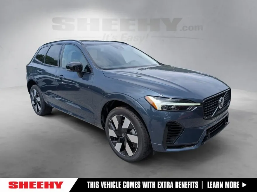 2025 Volvo XC60 T8 Plus photo 1