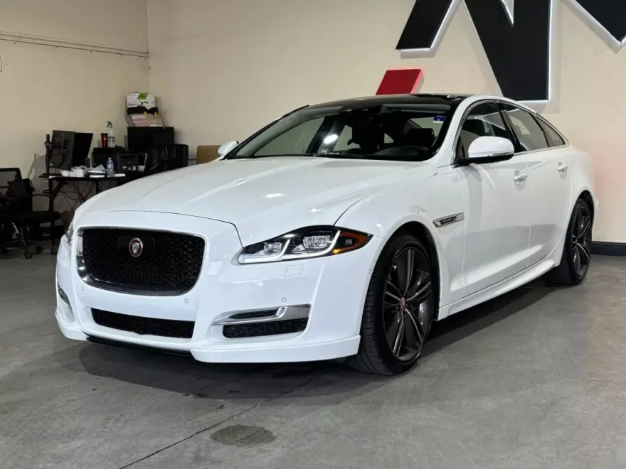 2019 Jaguar XJ Supercharged photo 1