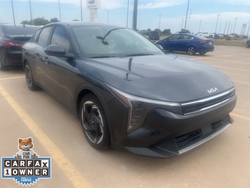 2025 Kia K4 EX photo 1