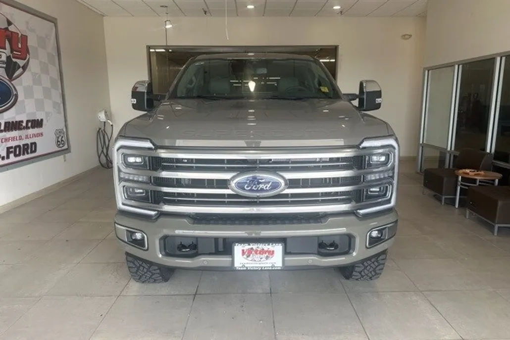 2026 Ford F-350 Platinum photo 1