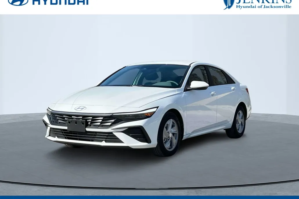 2025 Hyundai Elantra SE photo 1