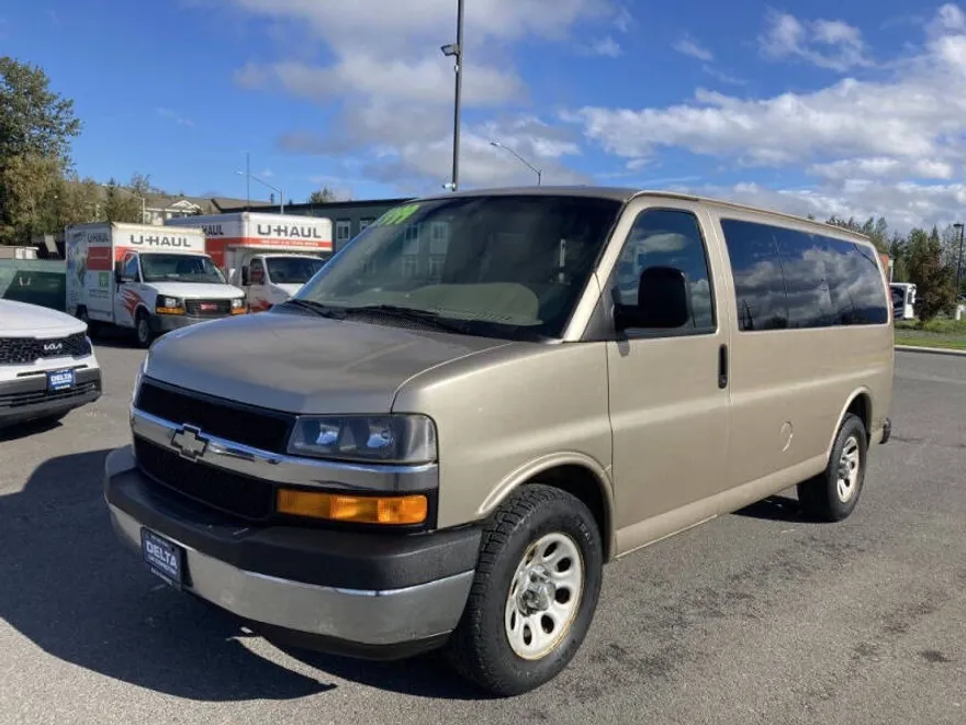 2009 Chevrolet Express 1500 photo 1