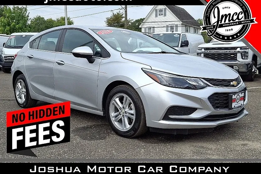 2018 Chevrolet Cruze LT photo 1