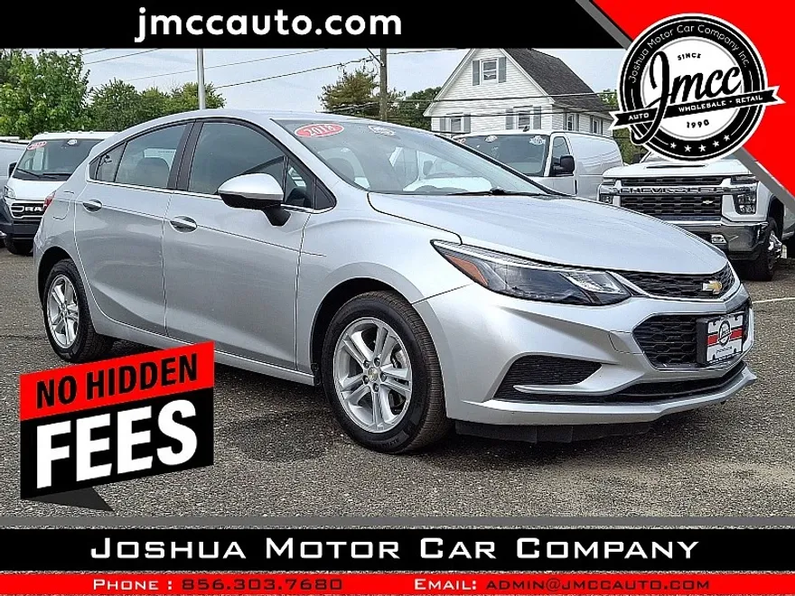 2018 Chevrolet Cruze LT photo 1