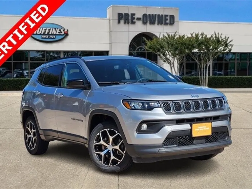 2024 Jeep Compass Latitude photo 1