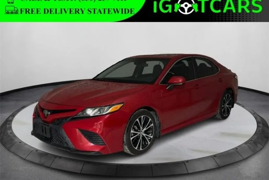 2019 Toyota Camry SE XLE photo 1