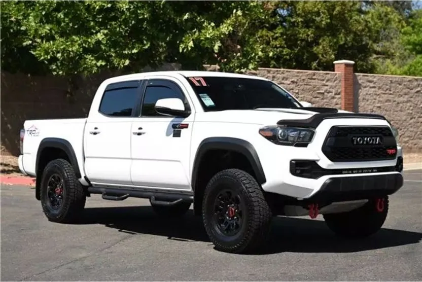 2017 Toyota Tacoma Double Cab TRD Pro photo 1